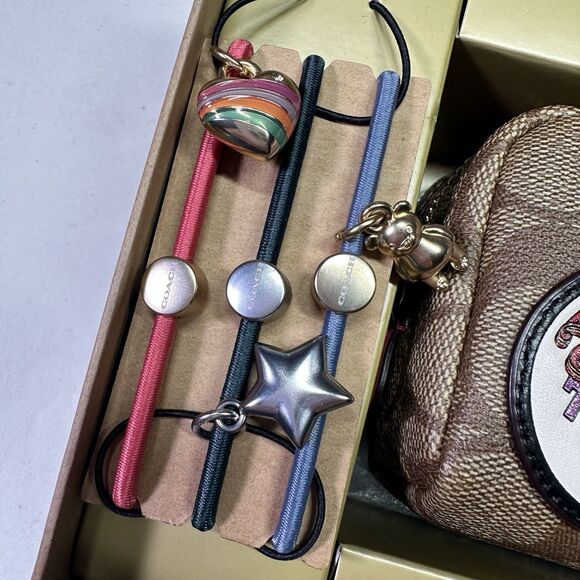 Coach Mini Cosmetic Case Gift Set w/ Patches + Charms (NEW in Box) - Picture 2 of 8